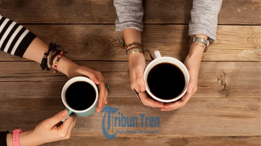 Batas Konsumsi Kopi yang Aman Bagi Tubuh vs Tren Ngopi Sambil Nongkrong