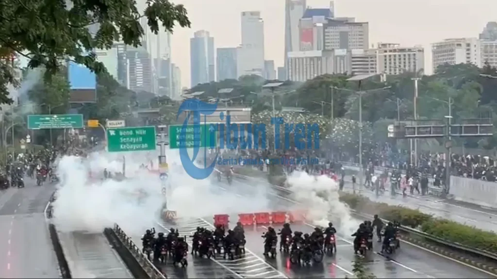 Negara Rugi Ratusan Miliar Atas Kerusakan Fasilitas Umum 1