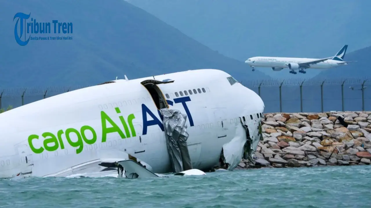 Kronologi Pesawat Kargo Emirates Jatuh Ke Laut di Hong Kong