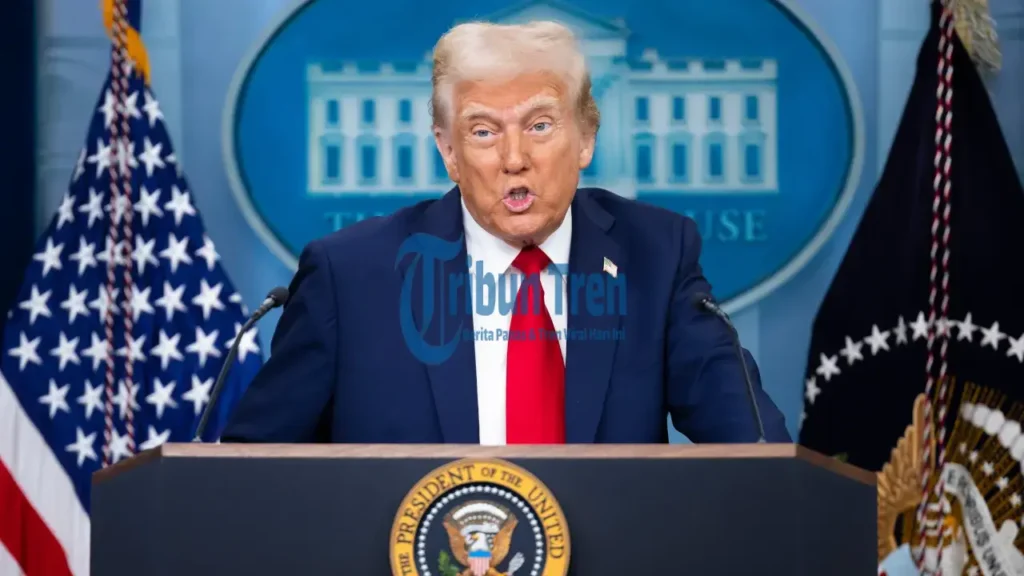 Ini Alasan Donald Trump Kenakan Tarif 100 Persen Lagi Ke China